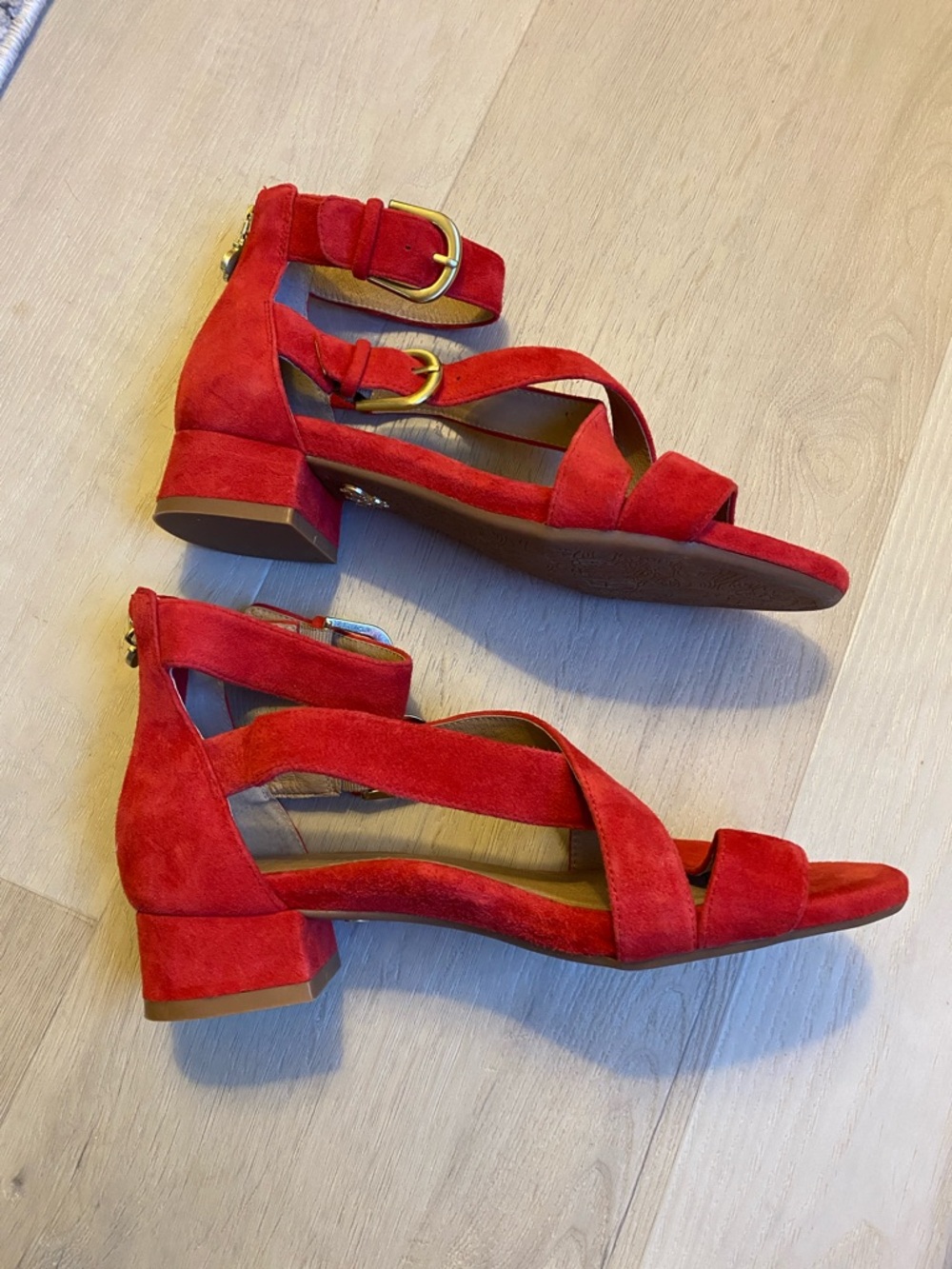 New! BETTYE MULLER Red Suede Strappy Gold Buckle Block Heel Sandals - Size 7.5 - Picture 4 of 6